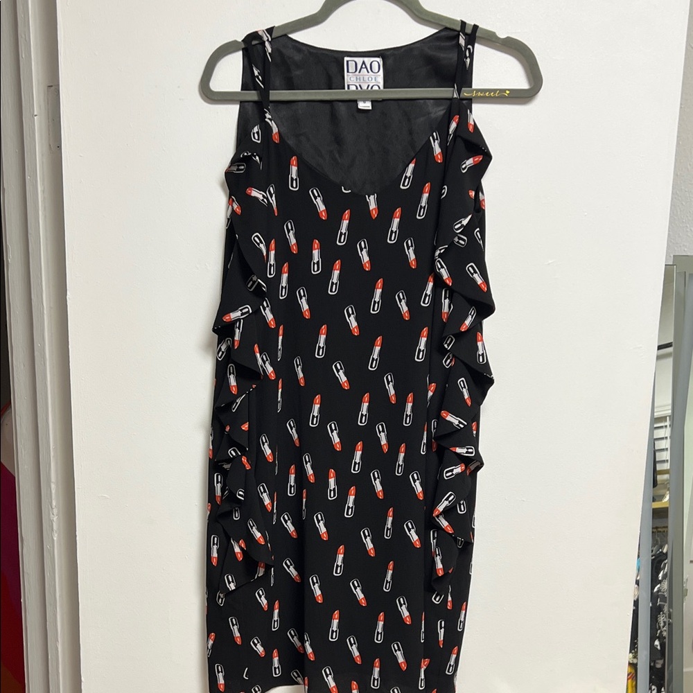 Chloe Dao Black Lipstick Print Ruffle Sides Mini Sheath Dress S/M